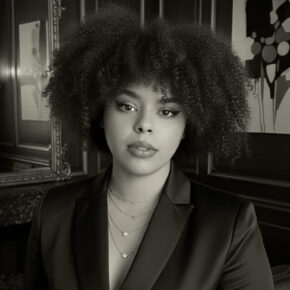 مساعدة مدير الفنون